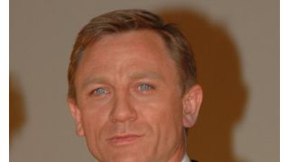 ダニエル・クレイグ、ボンド映画のためにヨガで鍛錬