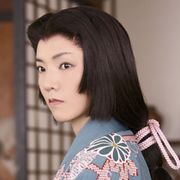 宝塚ファン悲鳴!? 元カリスマ男役トップスターが、色っぽい姫君に大変身!