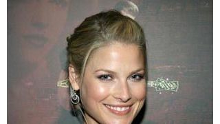 「HEROES　ヒーローズ」のアリー・ラーター、婚約