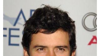 オーランド・ブルーム、家を真っ黒に塗り替え近隣から苦情