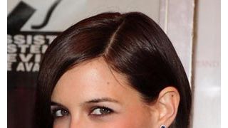 大失言!トム・クルーズの妻ケイティが元妻ニコールの子供が「私をママと呼ぶ」