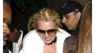 ブリトニー・スピアーズを追いかけたパパラッチ4人が逮捕