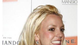 ブリトニー・スピアーズ、逮捕されたパパラッチを自宅に呼んでパーティー