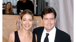 子供のテレビ出演でチャーリー・シーンとデニース・リチャーズ、再び法廷へ