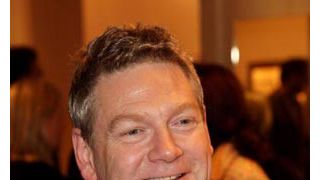 ケネス・ブラナー、小さな映画館の閉館に駆けつける