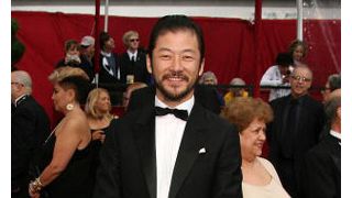 アカデミー賞授賞式いよいよ!レッドカーペットに浅野忠信が登場!菊地凛子に向けてメッセージ!