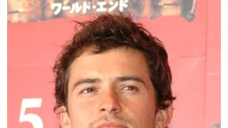 ジェニファー・アニストン、オーランド・ブルームと仲良くなってご満悦