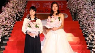 まぶしすぎる！セーラー服の夏帆とウェディングドレスの松下奈緒