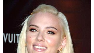 セクシー女優、スカーレット・ヨハンソンが約400万円で落札される！