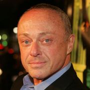 「名探偵モンク」のスタンレー・カメル、遺体で発見