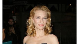 ケイト・ブランシェット、生まれたての息子を披露