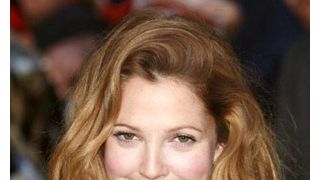 ドリュー・バリモア、車の当て逃げ犯人を追跡