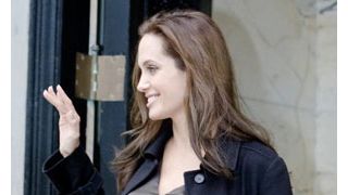 アンジェリーナ・ジョリー、双子を出産予定であることを正式に認める