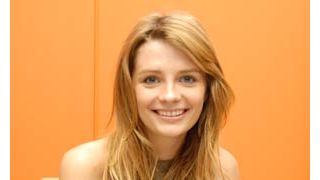 ミーシャ・バートン、パリにお引越し