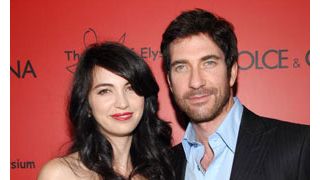 ディラン・マクダーモット、離婚を申請