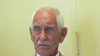 医者を辞めて伝説的放浪サーファーになった85歳のドリアンを直撃！