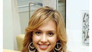 ジェシカ・アルバの娘はママ似の美人?