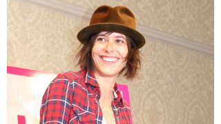 こんなセクシーな女、見たことない!赤裸々レズドラマのキャサリンが女性報道陣を虜に!