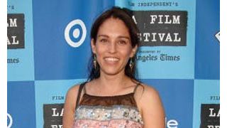 「フェリシティの青春」のエイミー・ジョー・ジョンソン、妊娠