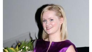 アイルランド元首相を父に持つベストセラー作家、セシリア・アハーンが来日!