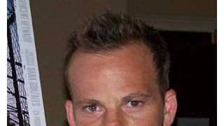 ジョニー・デップと刑務所見学したら暴動発生!? スティーヴン・ドーフが告白