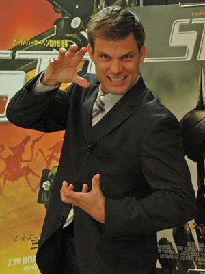 スターシップ トゥルーパーズ3 で兵士リコを演じるキャスパーが怖いのは妻 シネマトゥデイ