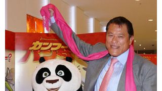 本物のアントニオ猪木に直撃インタビュー！闘魂注入！イチ、ニ、パンダー!!