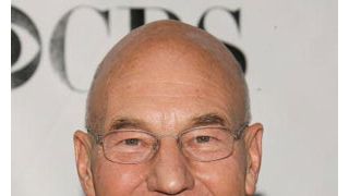 パトリック・スチュワート、地元大学で教授に就任