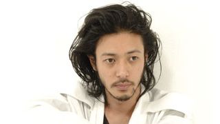 オダギリジョー単独インタビュー！結婚をせかされる男の「女性に対するねじれ感」をイメージした