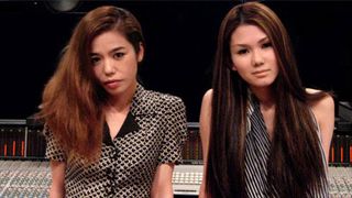 『蛇にピアス』24歳の原作者の金原ひとみが作詞で、Charaが主題歌!