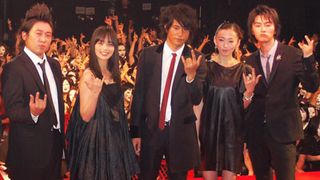 松山ケンイチがヨダレ垂らすわ松雪泰子は「Fuck」連発!? 真夏のデスメタル地獄に潜入!