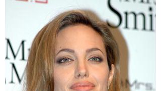 アンジェリーナとブラピの双子、写真掲載料は15億円で決まり?