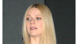 毛皮を着たグウィネス・パルトロウ広告に動物愛護団体が激怒