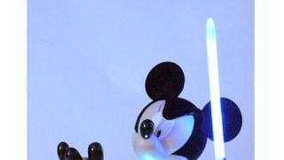 超レア！ミッキーマウスが「スター・ウォーズ」のアナキン・スカイウォーカーに！