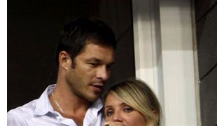 キャメロン・ディアス、恋人と人前で堂々とイチャイチャ