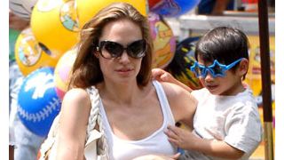 アンジェリーナ・ジョリー、双子を心配し過ぎてうつに(訂正記事)