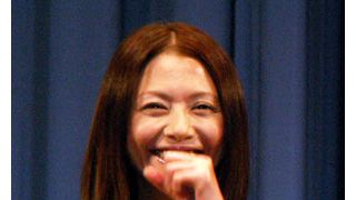 小泉今日子の秘密、おねしょの過去と秘めごとまで!?大胆告白に会場が凍りつく！