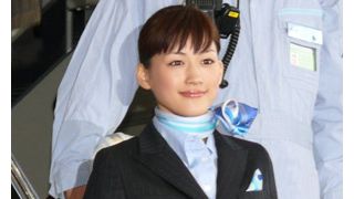 綾瀬はるかがマスターしたCA直伝の究極の接客方法って?