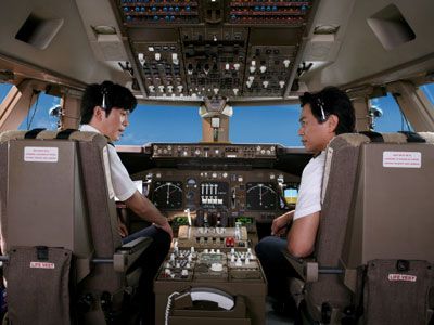 史上最高度の試写会 チャーター便に乗って上空での映画鑑賞 シネマトゥデイ