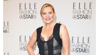 キム・キャトラル、名画の女神ディアナに扮しヌードに