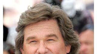 カート・ラッセル、パパラッチのカメラで頭をなぐられるアクシデント