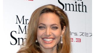 アンジェリーナ・ジョリー、妊娠説をまた否定