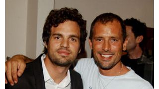 『ブラインドネス』のマーク・ラファロの弟、頭を撃たれて重体