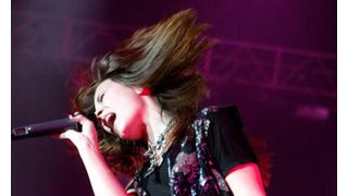 『キャンプ・ロック』のデミ・ロヴァート、リストカットを否定