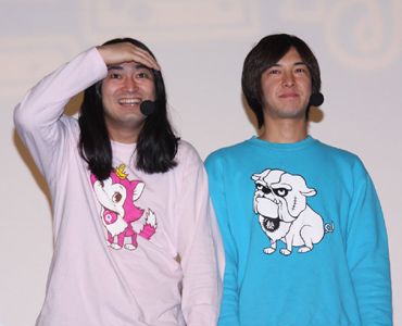 レッドカーペット芸人 お姉さんからはダメ出しで子どもからは シネマトゥデイ