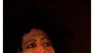 映画コメンテーターのLiLiCoが、男装姿で坊主になる宣言！