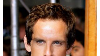 ベン・スティラー、スノーボードで手首を骨折