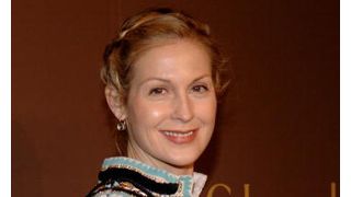 妊娠中のケリー・ラザフォード、億万長者でGmail運営者の夫と離婚