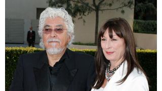 アンジェリカ・ヒューストンの夫で世界的な彫刻家ロバート・グラハム、死去