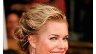 「アグリー・ベティ」のレベッカ・ローミンに双子の女児誕生